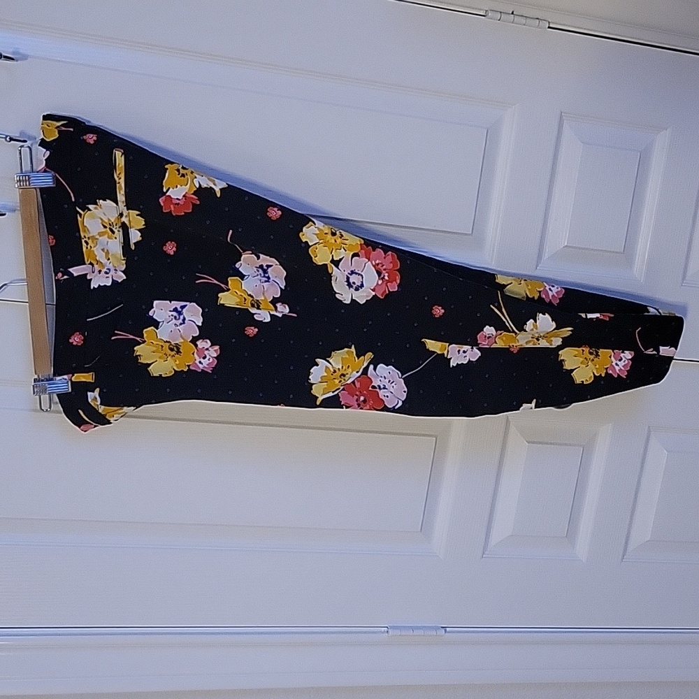 Old Navy Capri Style Pants Size 12